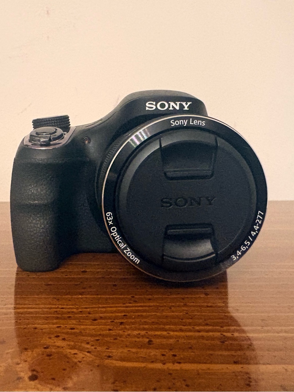 Sony Black Digital Camera with Sony Lens and 63x Optical Zoom New Charger